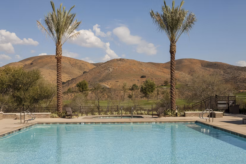 pool at Encanto Apartments