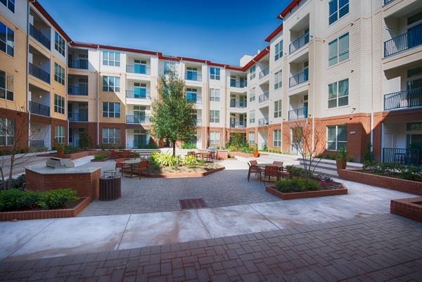 courtyard at Domain West Apartments