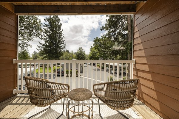 patio at Canyon Creek Apartments