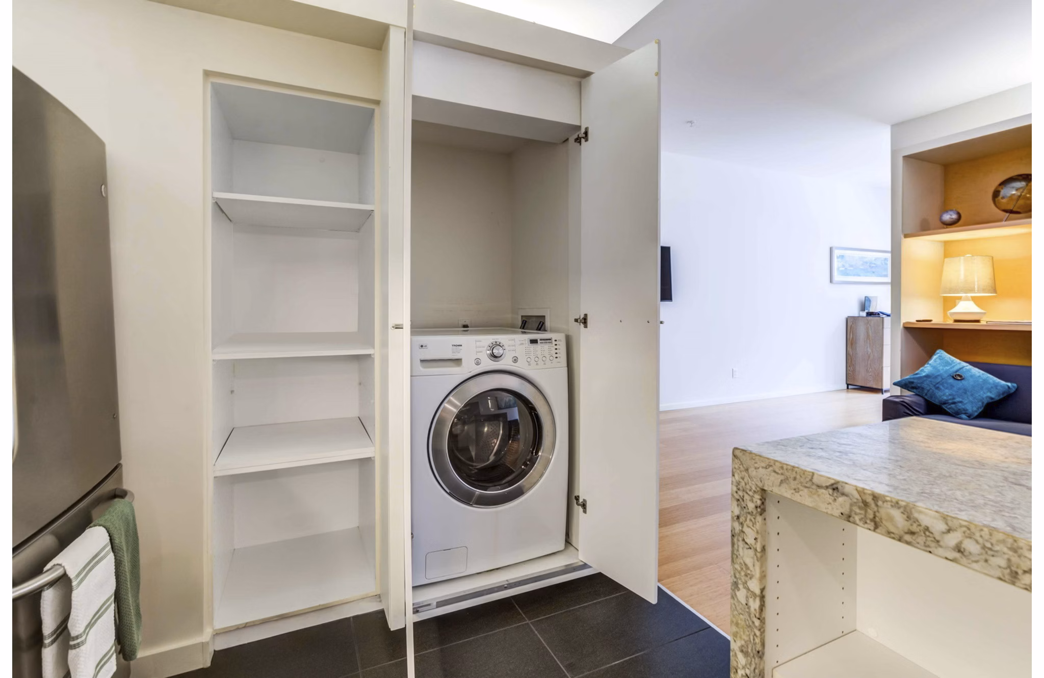 laundry facility bat The Mix at CTR City Apartments