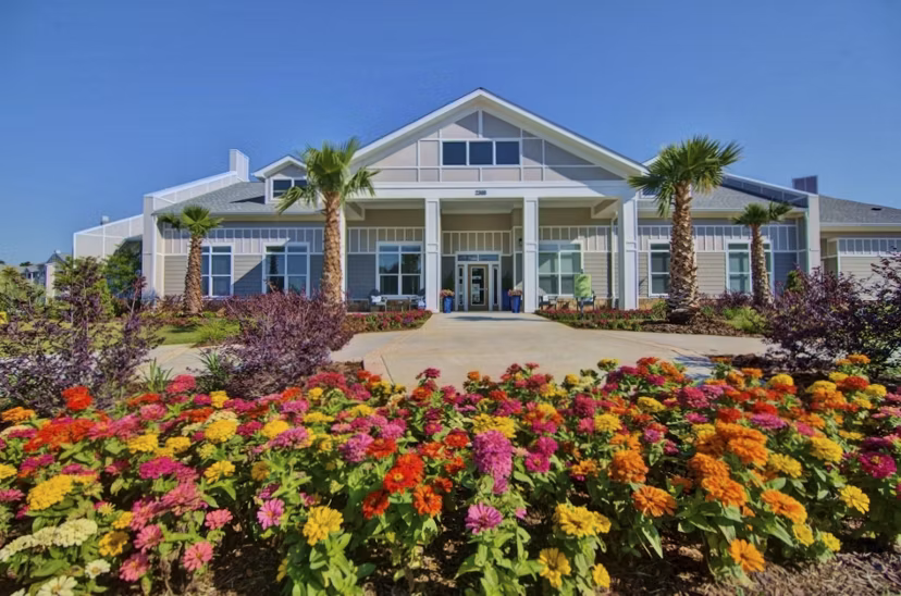 Capital Place at Southwood: Modern of luxury apartments in scenic neighborhood