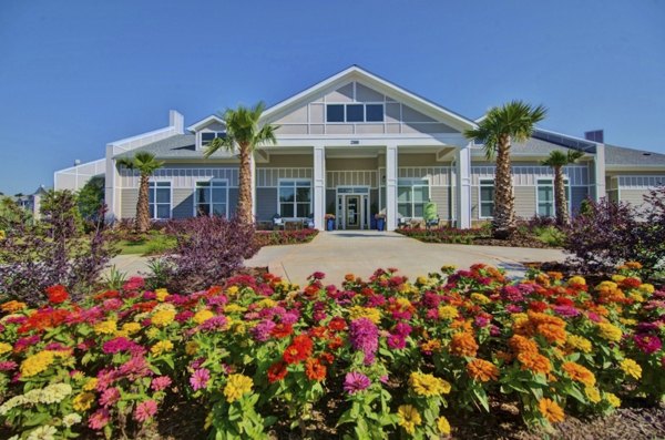 Capital Place at Southwood: Modern of luxury apartments in scenic neighborhood