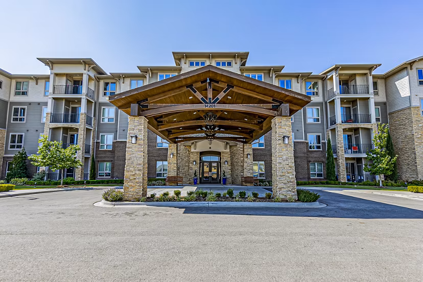 Album Quail Springs: Modern luxury apartments featuring stunning architecture in Oklahoma City's vibrant community