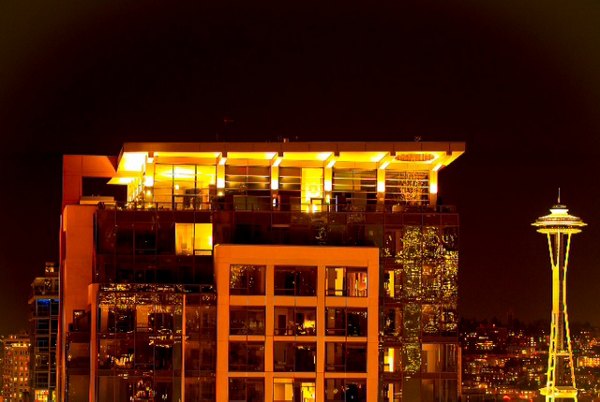 Viktoria Apartments: Modern luxury high-rise in Seattle