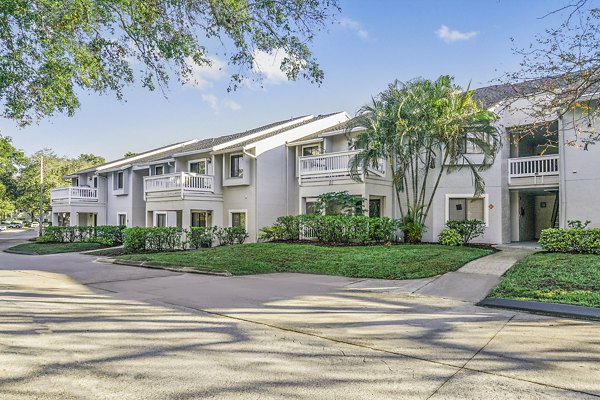 Lakeshore at Altamonte Springs: Elegant building of luxury apartments in Altamonte Springs