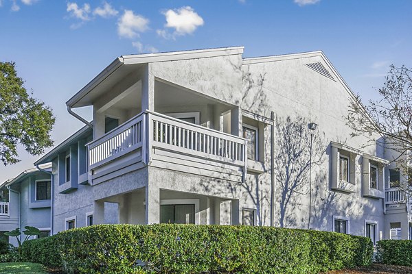 building/exterior at Lakeshore at Altamonte Springs Apartments