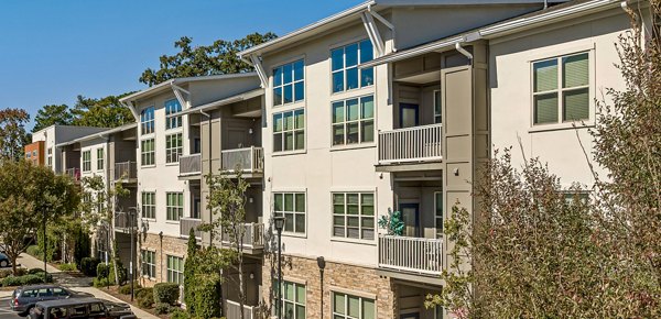 Junction Six Forks: Contemporary of luxury apartments in a vibrant Raleigh neighborhood