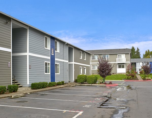 Irwin Park Apartments: Luxury apartments with elegant design in an upscale neighborhood