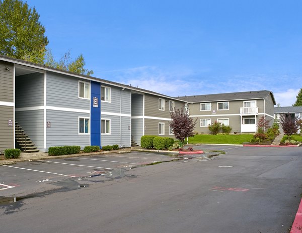 Irwin Park Apartments: Elegant view of luxury apartments in central city location