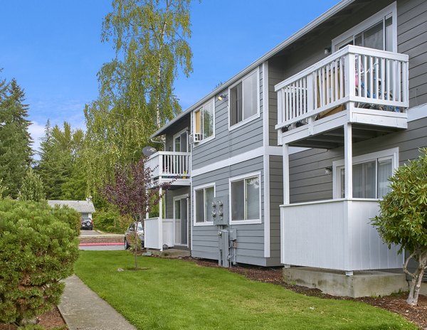 Irwin Park Apartments: Elegant of luxury apartments in a vibrant neighborhood