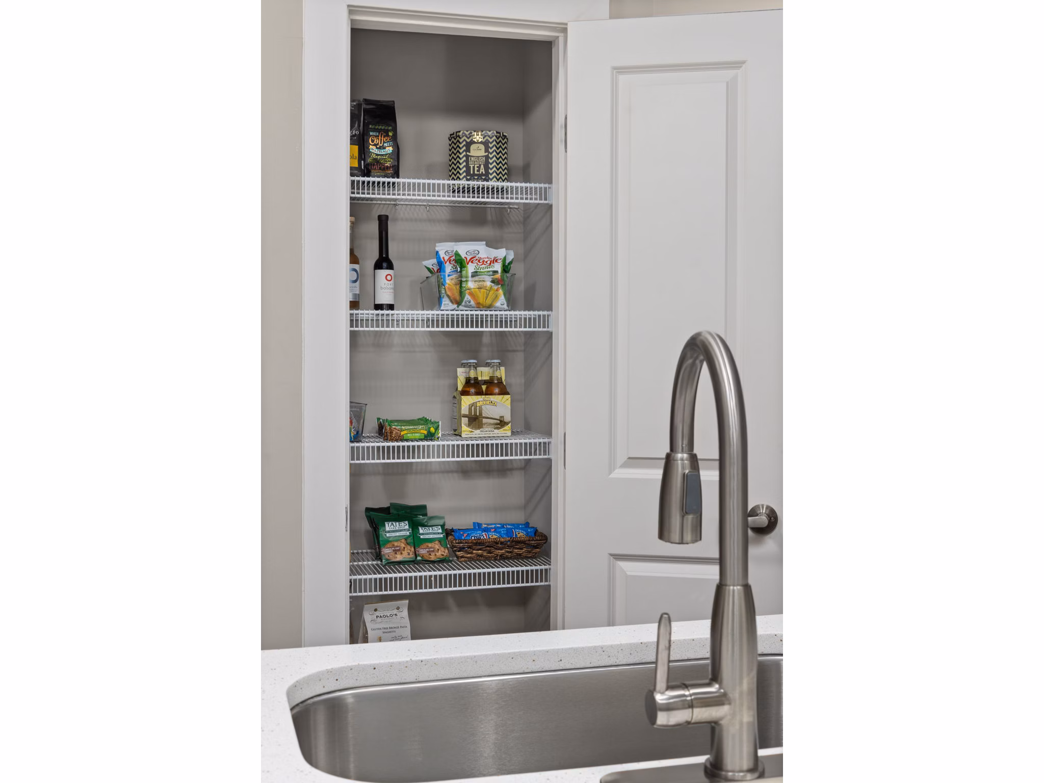 kitchen at Elan City Center Apartments