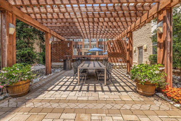 courtyard at Elan City Center Apartments