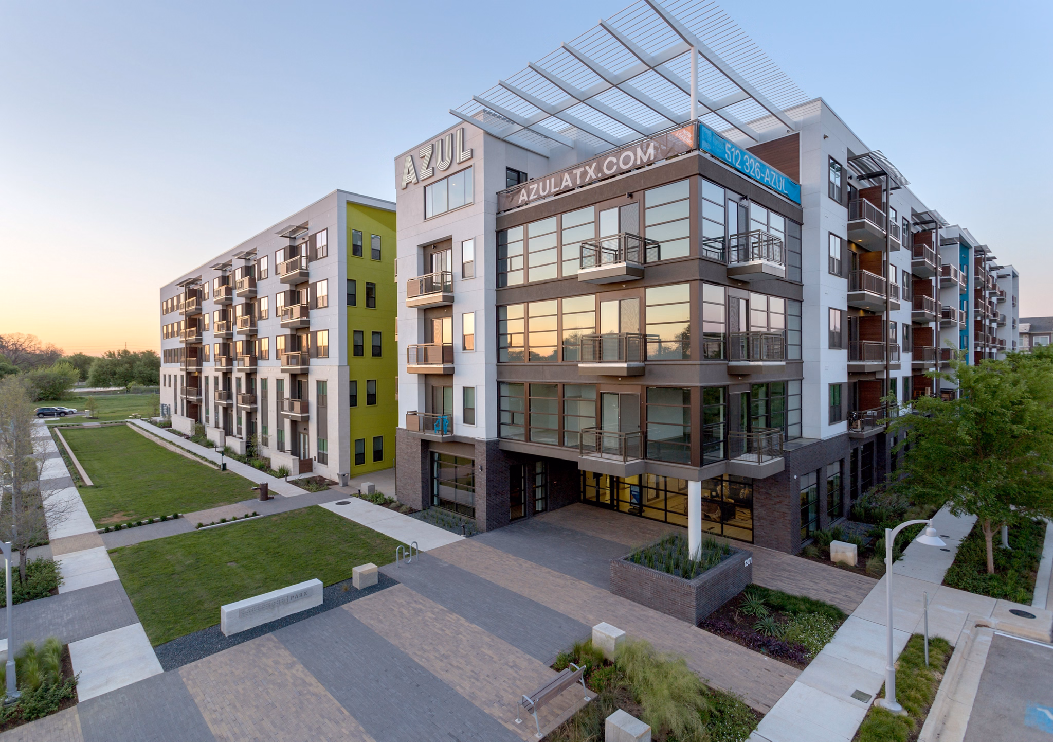 Property images of Azul Lakeshore Apartments