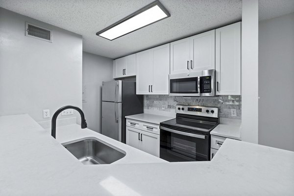 kitchen at Hamilton Ridge Apartments