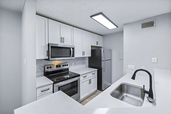 kitchen at Hamilton Ridge Apartments