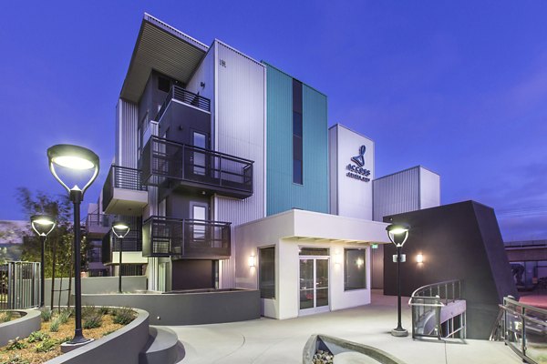 Access Culver City: Stylish of luxury apartments with modern design in vibrant Culver City neighborhood