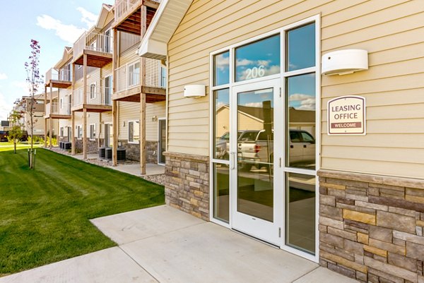 Eagles Landing Apartments: Elegant of luxury apartments in a serene suburban setting