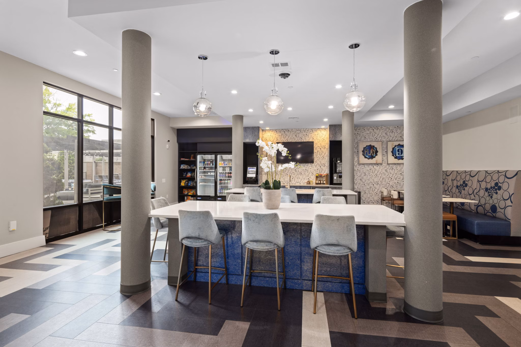 clubhouse at 810 NINTH Apartments