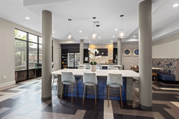 clubhouse at 810 NINTH Apartments