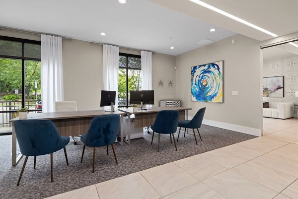 clubhouse and leasing office at 810 NINTH Apartments