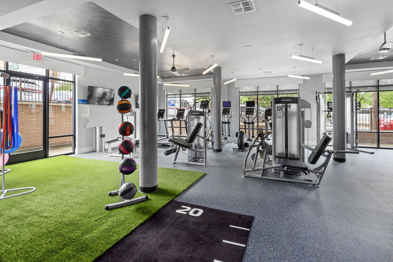 Gym at 810 Ninth Apartments (2 of 4)