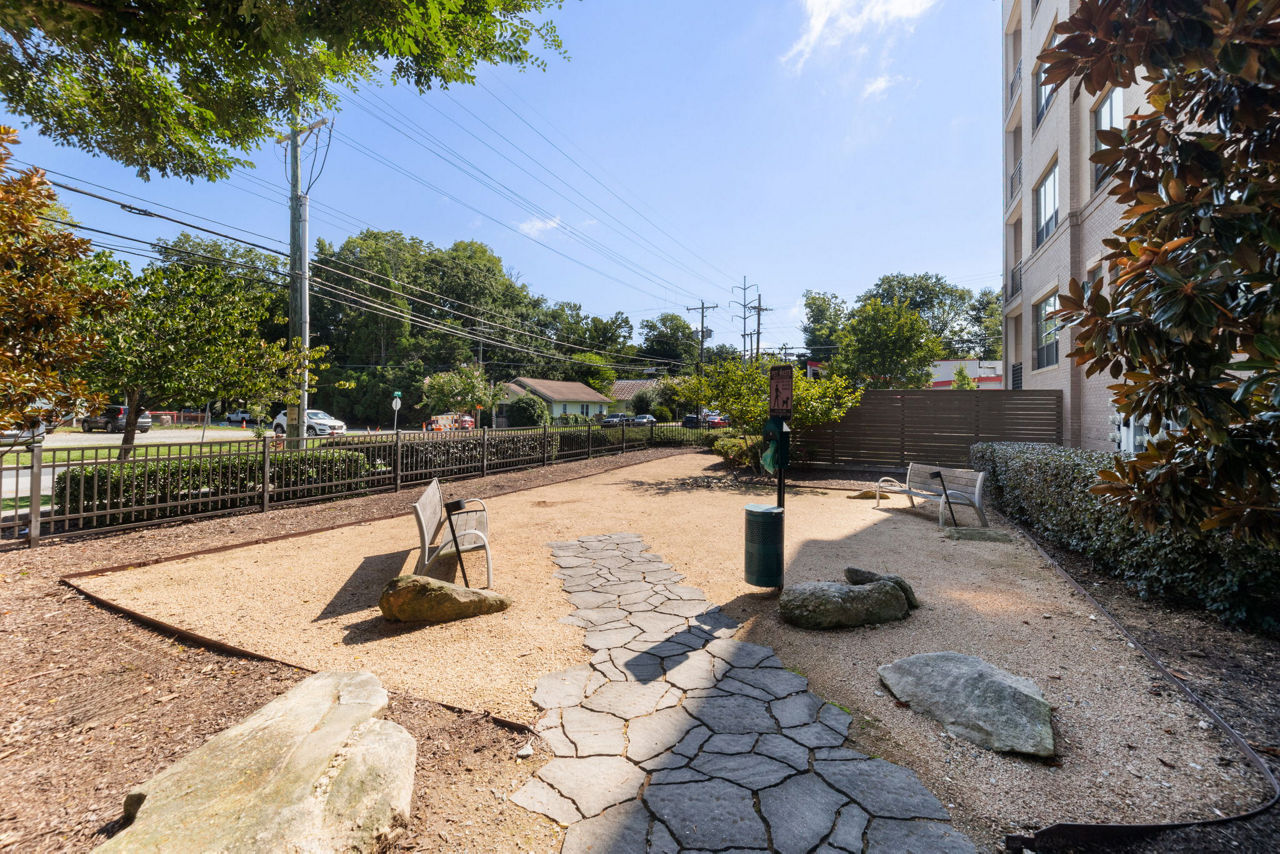 Dog park at 810 Ninth Apartments