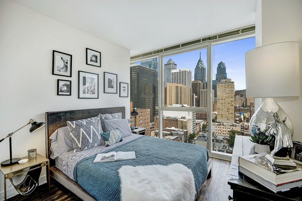 bedroom at 2116 Chestnut Apartments