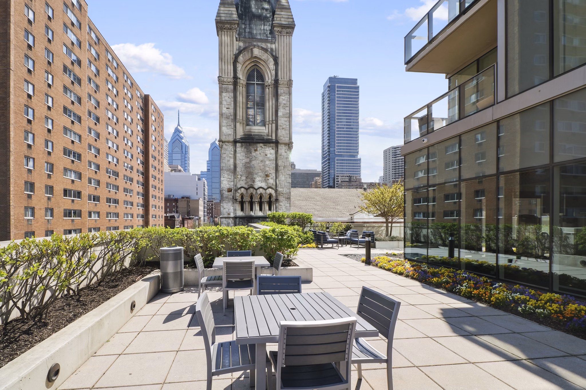 patio/balcony at 2116 Chestnut Apartments