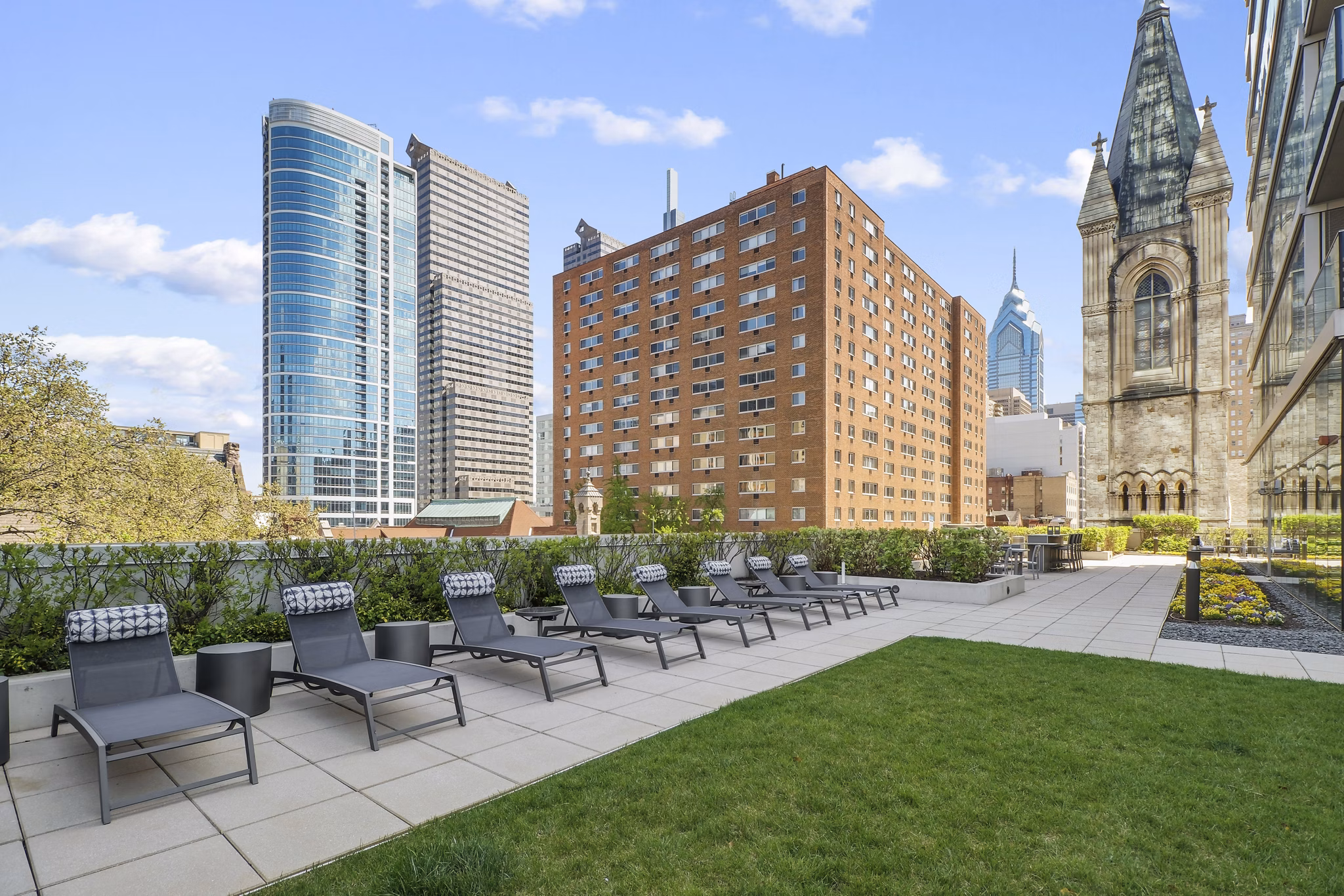 patio/balcony at 2116 Chestnut Apartments