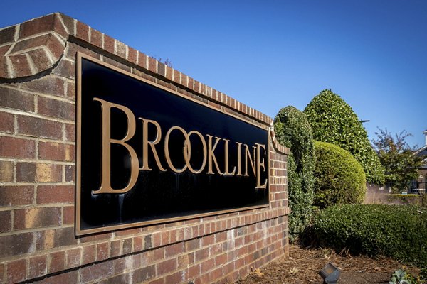 Residences at Brookline: Elegant luxury apartment in a serene neighborhood