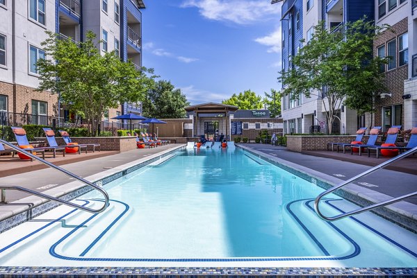 pool at Sur512 Apartments