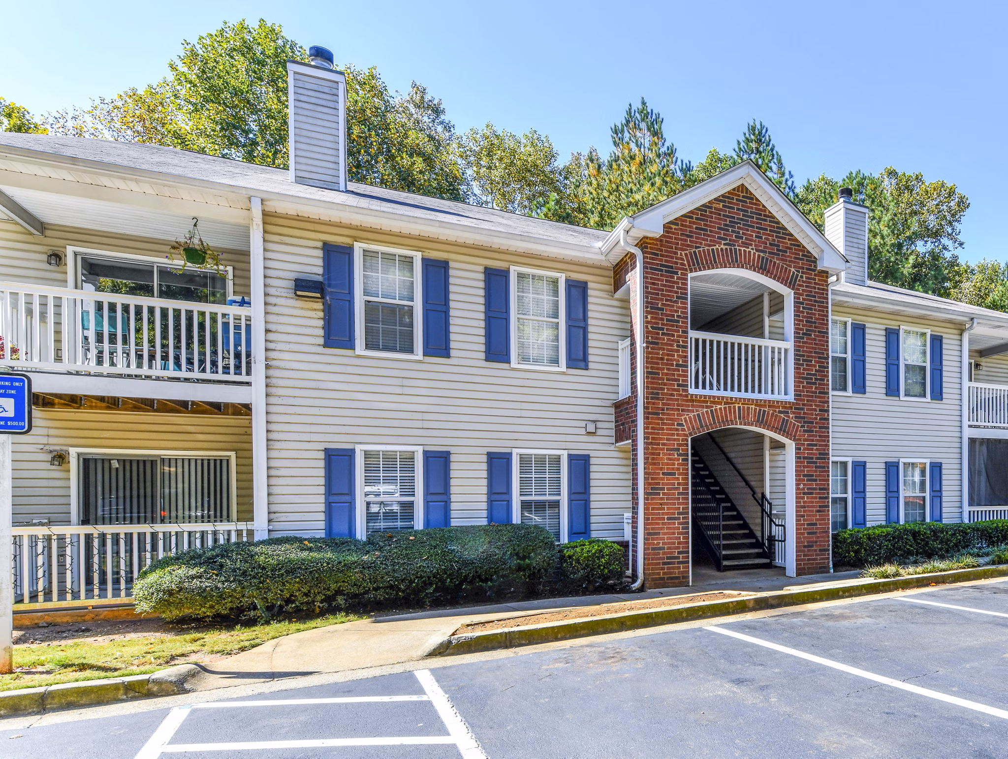 Avana Kennesaw: Elegant mid-rise luxury apartments in the bustling area of Kennesaw