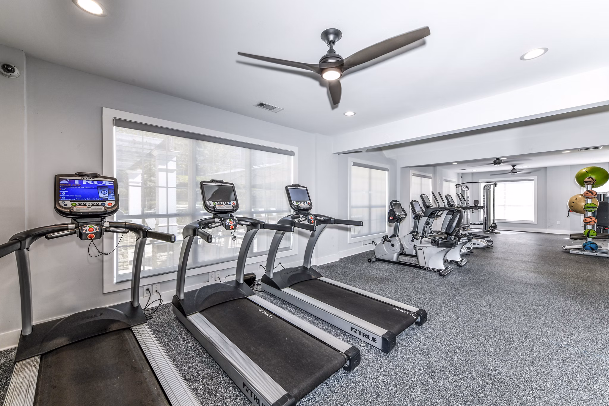 Fitness center with modern equipment at Avana Kennesaw Apartments