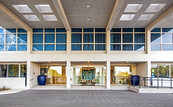 The Cabochon at River Oaks: Elegant of luxury apartments in River Oaks neighborhood