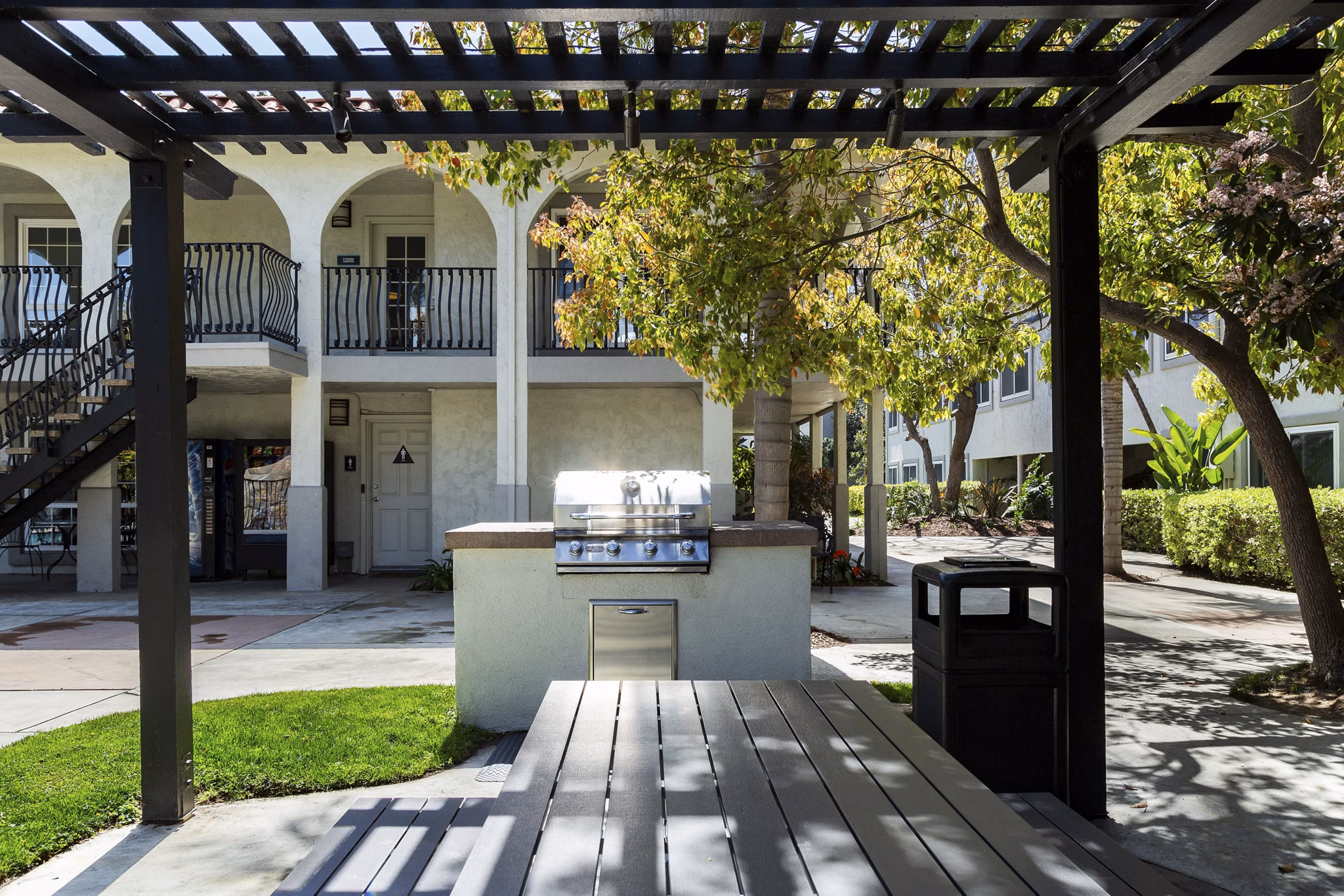 grill area Madrid Apartments