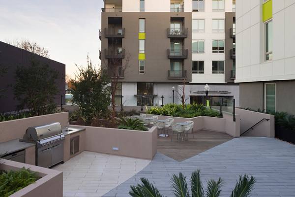 grill area at Loft House Apartments