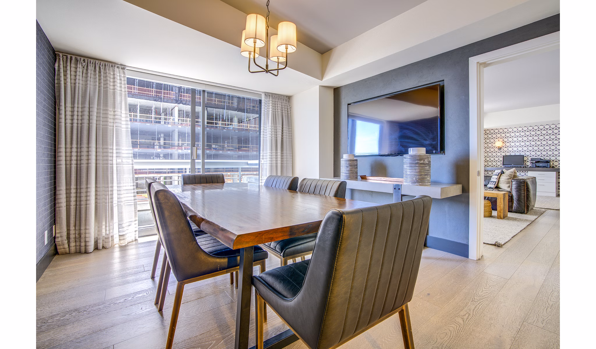 The Towers at Rincon Apartments: Modern meeting facility with advanced technology for productive gatherings