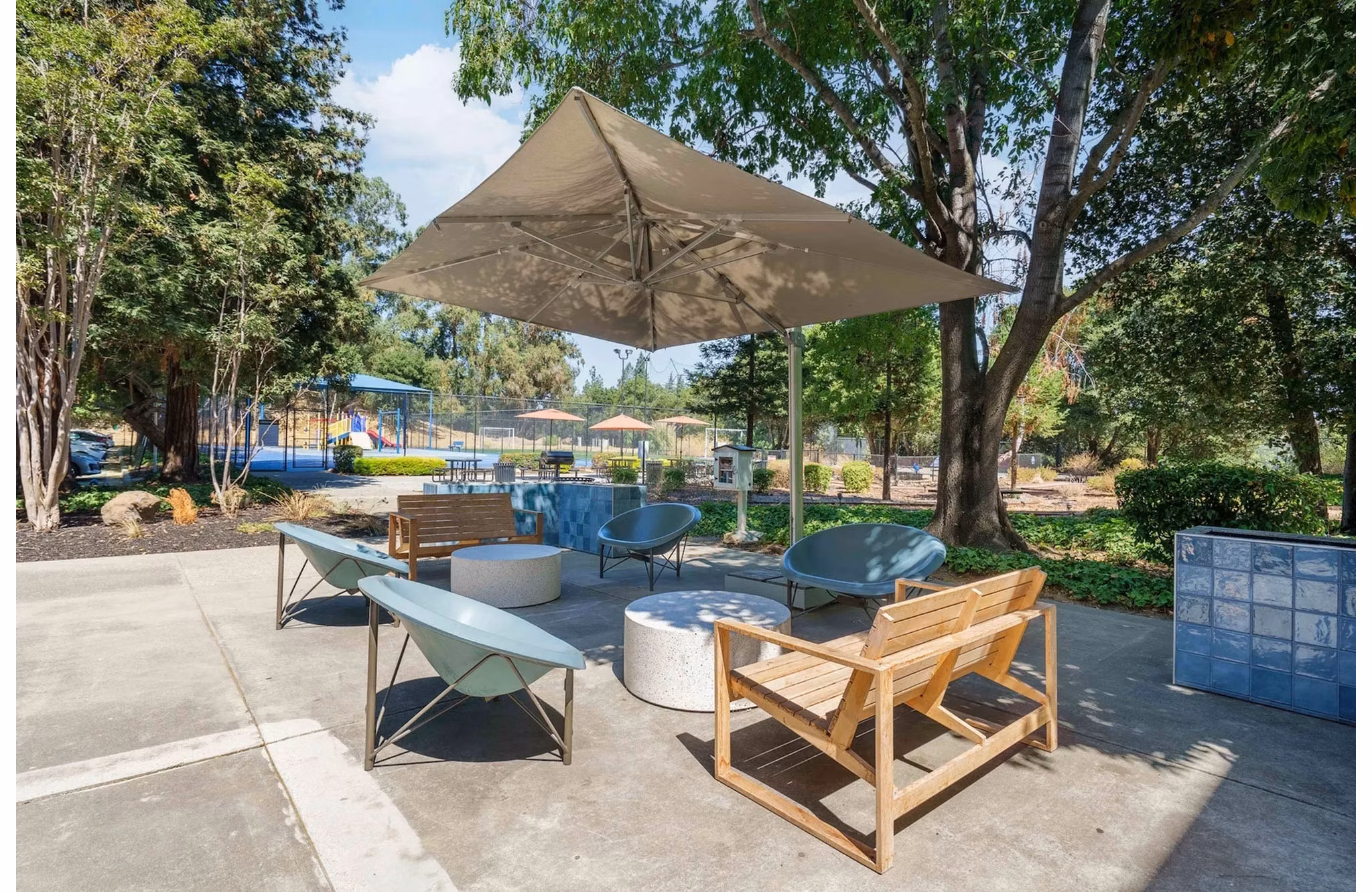 courtyard at Creekwood Apartments