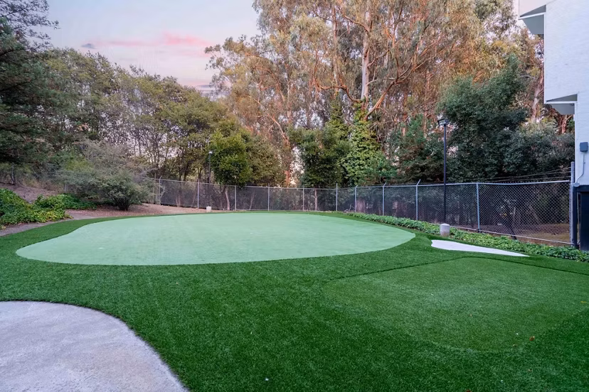 putting green at Creekwood Apartments