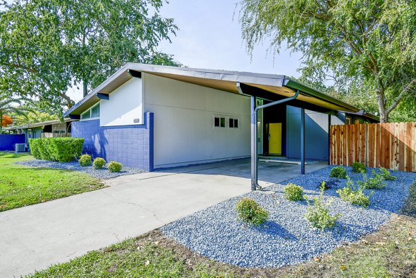 Arbors at Antelope: Modern of luxury apartments in vibrant community