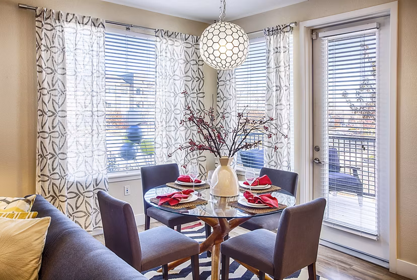 Dining room featuring elegant table setting at RockVue Apartments
