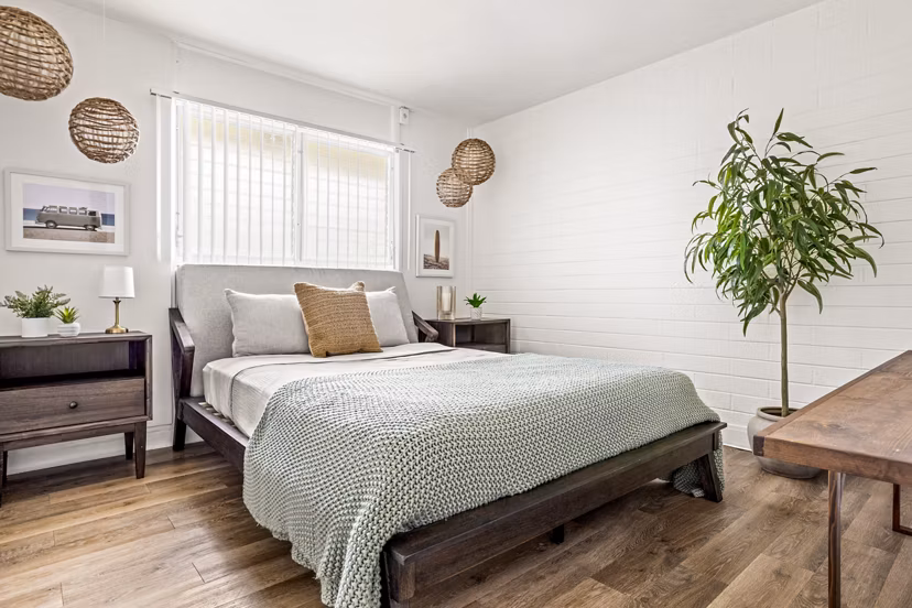Cozy bedroom with ocean view at Kapilina Beach Homes Apartments