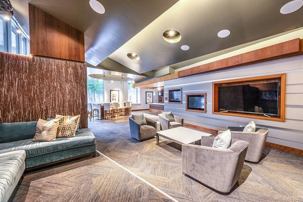 clubhouse at 1900 McKinney Apartments