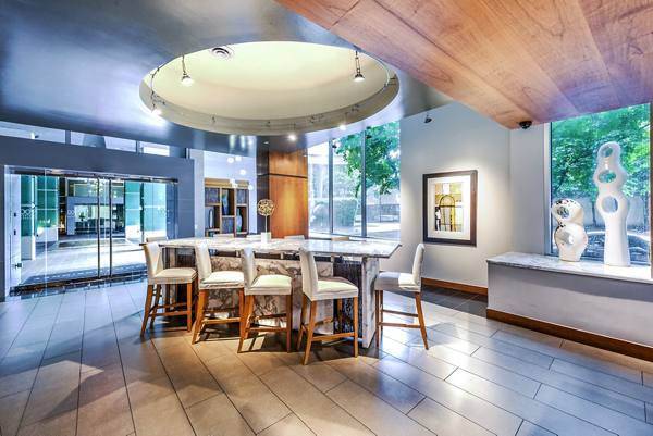 clubhouse/lobby at 1900 McKinney Apartments