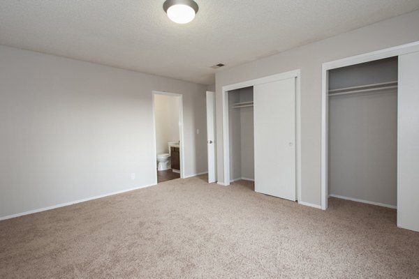 bedroom at Woodside Park Apartments