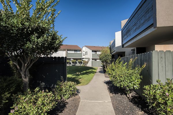 exterior at Sheridan Park Apartments