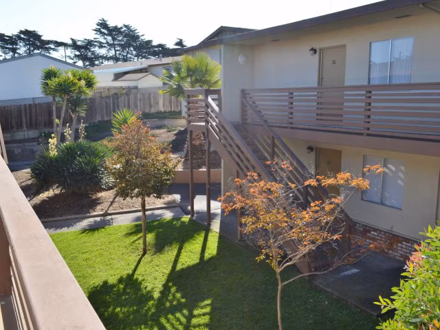 Marina Crescent Apartments: Luxurious waterfront apartment showcasing modern design