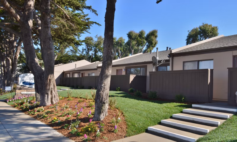 Shoreline Apartments: Contemporary oceanside luxury apartments in coastal community