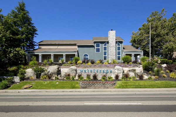 Waterscape Apartments: Stunning waterfront luxury apartments in a vibrant urban location
