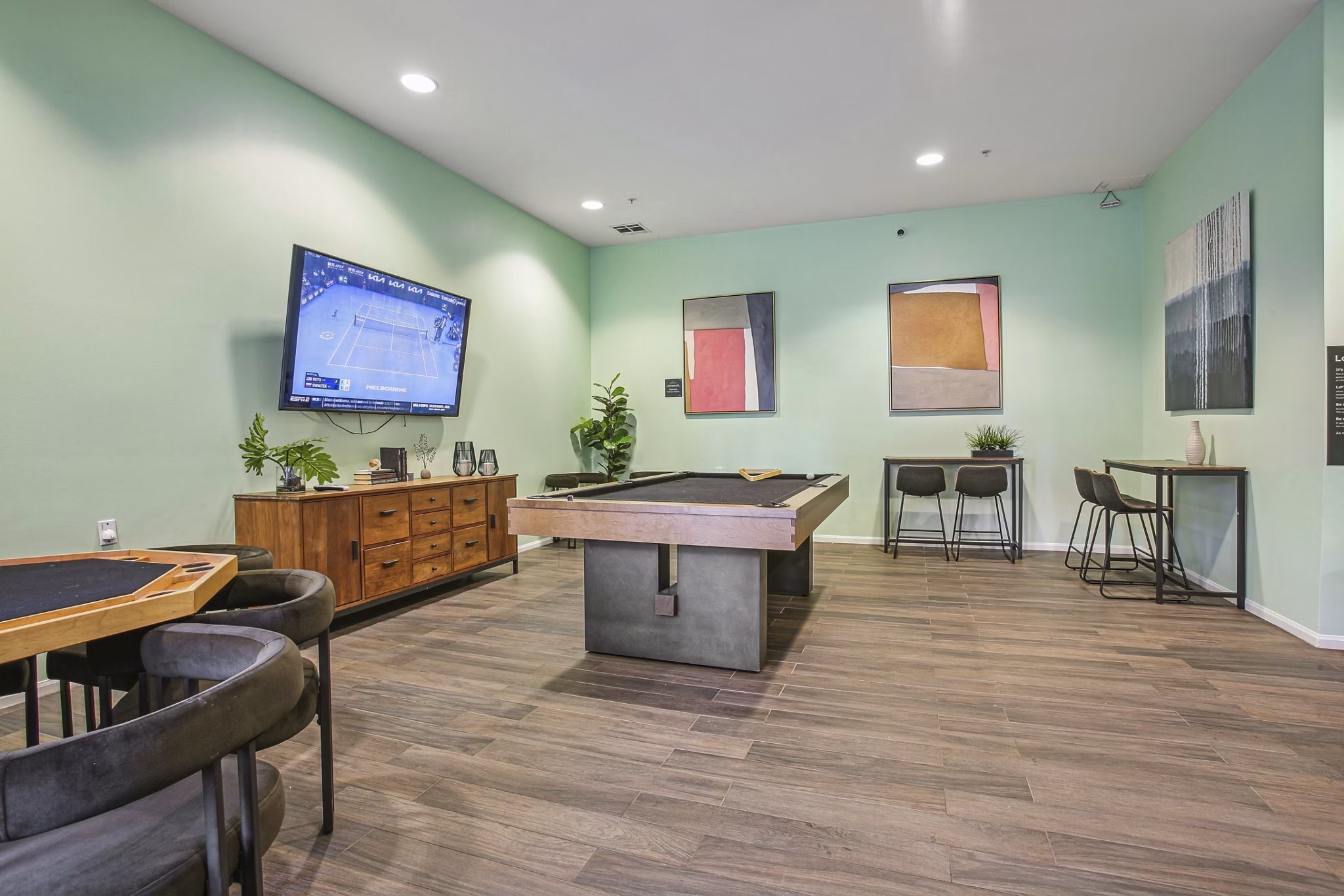 clubhouse at The Brownstones at Englewood South Apartments